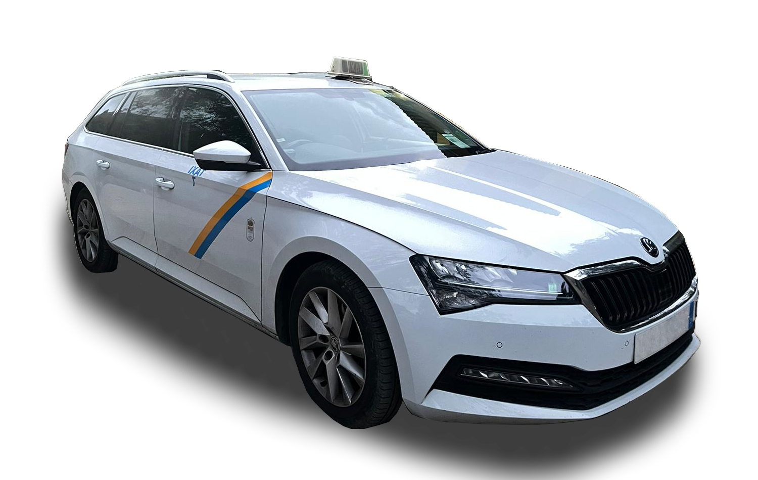 Taxi Siete: white five-door Škoda Superb with the orange and blue Málaga taxi stripe